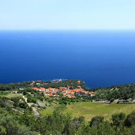 Sveta Nedilja 4049b * Hvar Town